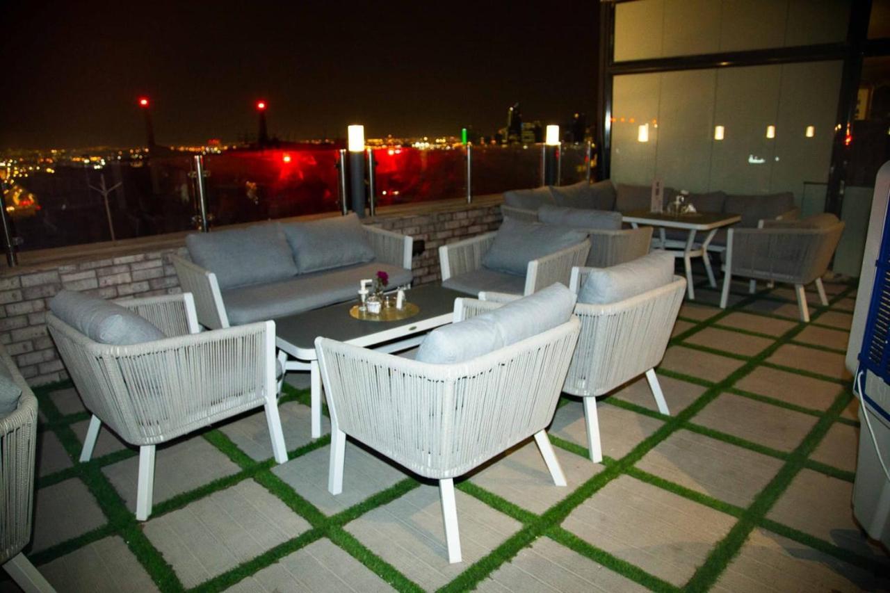 Saraya Corniche Hotel Doha Bagian luar foto